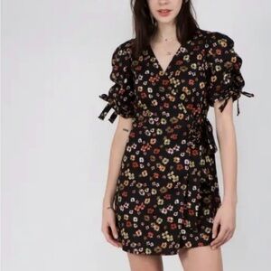 WESTSIDE FLORAL PUFF SLEEVE WRAP DRESS MEDIUM